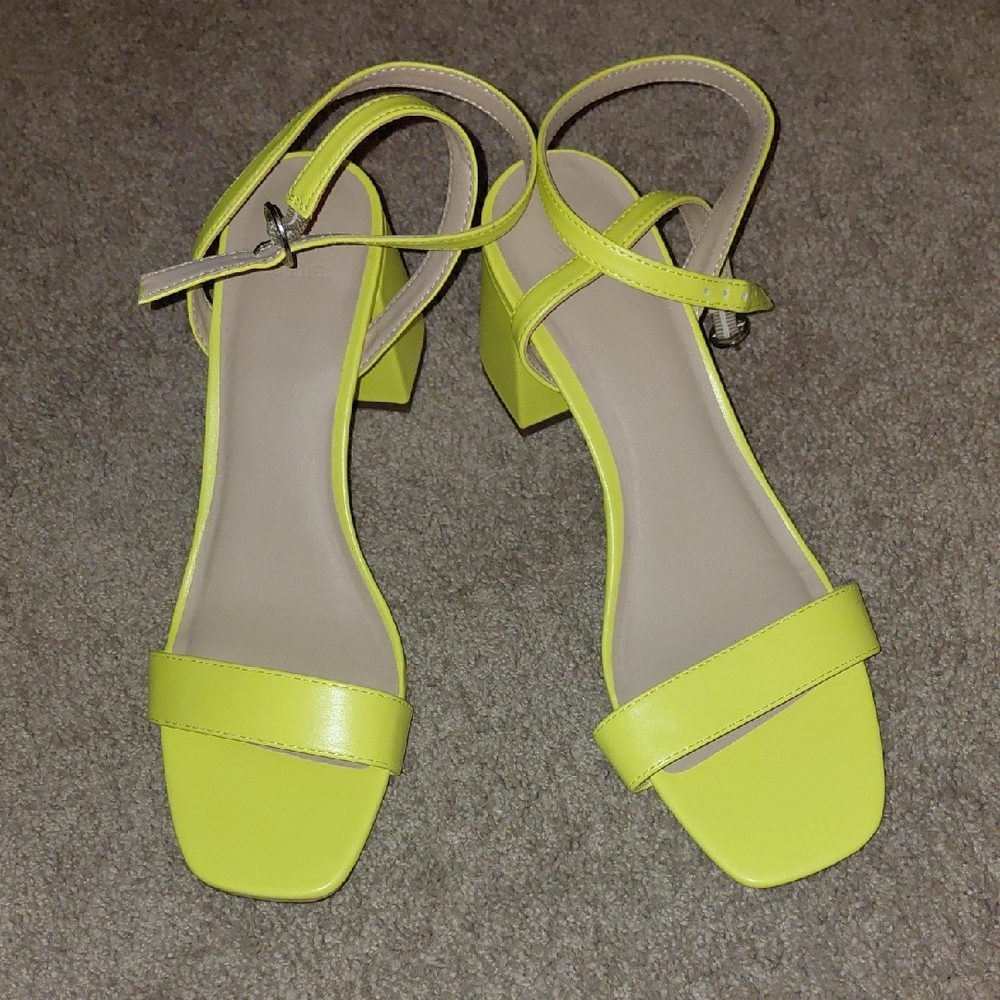 Modern Yellow Heels with Sleek Strappy Design